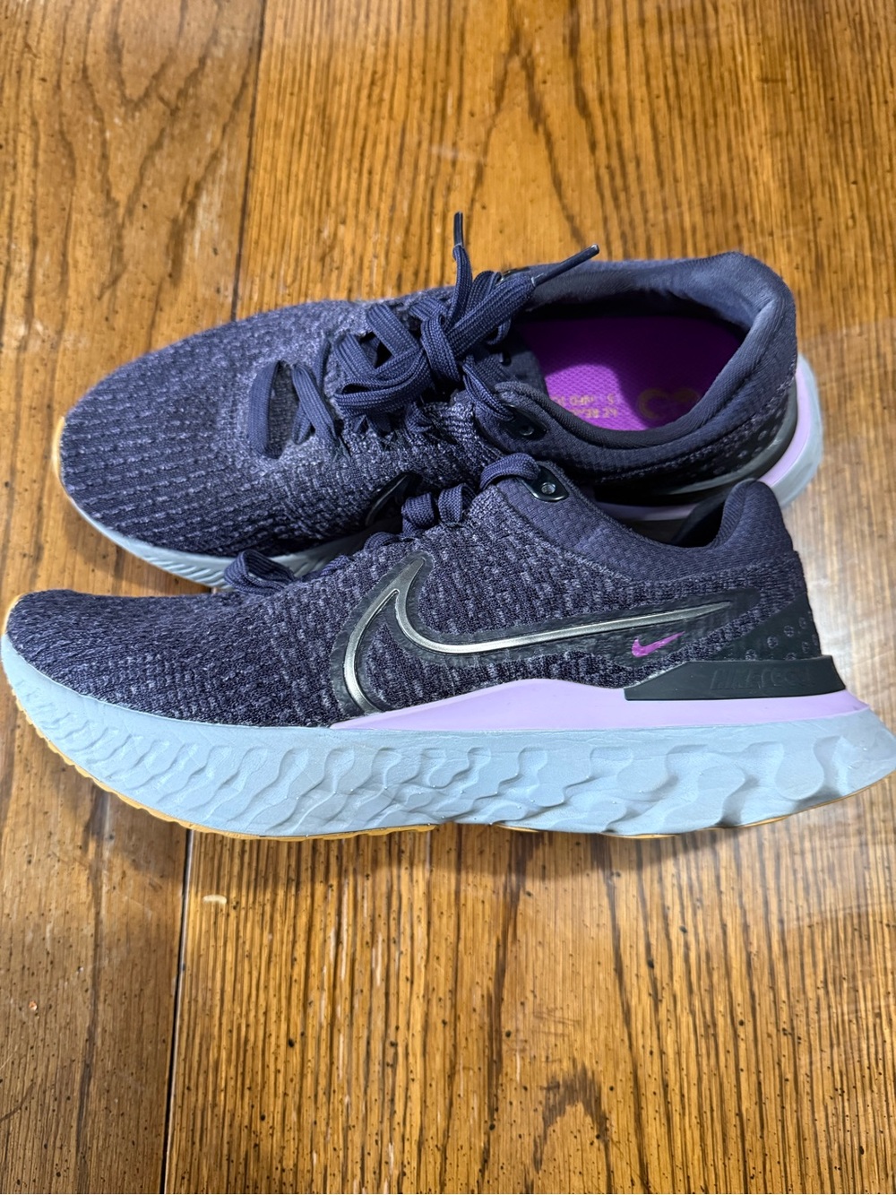 Men’s Nike Purple Knit Running Shoes with Light Blue Midsole and Lavender Accent
